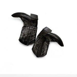 Black Western Cowboy Boots with White Embroidery